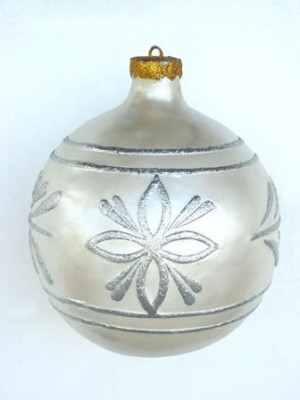 Christmas Decor Ball White w/Silver 1.5ft (JR 1193-A)