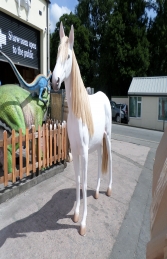 Horse Life-size in White (JR 1694)