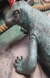 Komodo Dragon small in bronze 5.5ft (JR 120017b) - Thumbnail 03