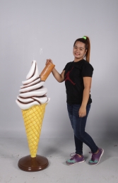 STANDING WAFFLE CONE WITH FLAKE 4FT - CHOCOLATE SAUCE JR 0045C