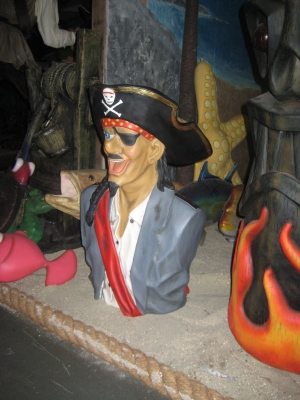 Funny Pirate Bust  (JR 2433-B)
