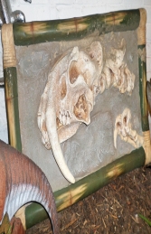 Dino Skeleton head with Sabre Tooth - wall mounted (JR R-085) - Thumbnail 02