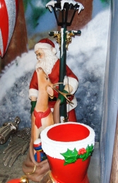 Santa Claus with Reindeer and Lamp Post (JR 2394) - Thumbnail 03