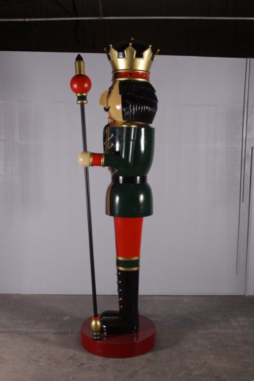 NUTCRACKER 12FT SCEPTURE IN LEFT HAND - JR 130090 - Image 3