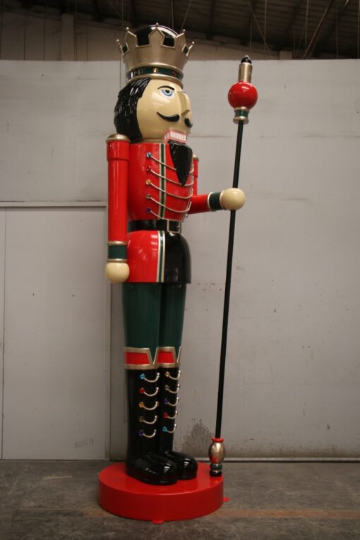 NUTCRACKER 12FT SCEPTURE IN LEFT HAND - JR 130090 - Image 4