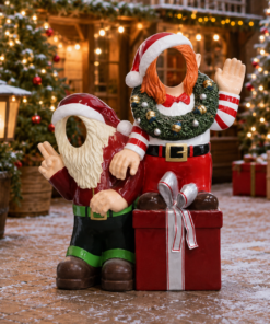 Crazy Elves with Gifts Photo Op | JR S-168