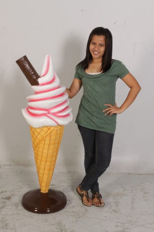 WHIPPY ICE CREAM STANDING 4FT WITH FLAKE JR 0045 - Image 2