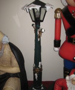 Alternative view of Lamp Post with Snow 4ft | JR 872
