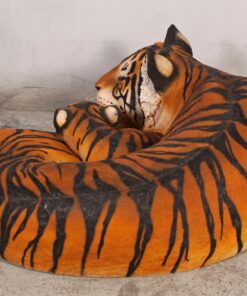 Alternative view of Bengal Tigress with Cub | JR 120011