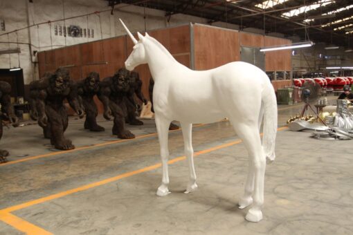 UNICORN LIFESIZE JR 180143 - Image 3