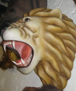Alternative view of Lion Head | JR 2332
