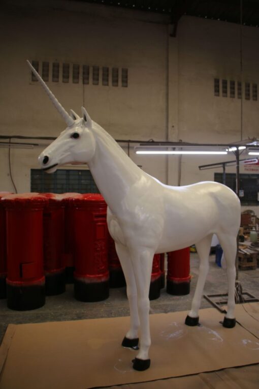 UNICORN LIFESIZE JR 180143 - Image 11