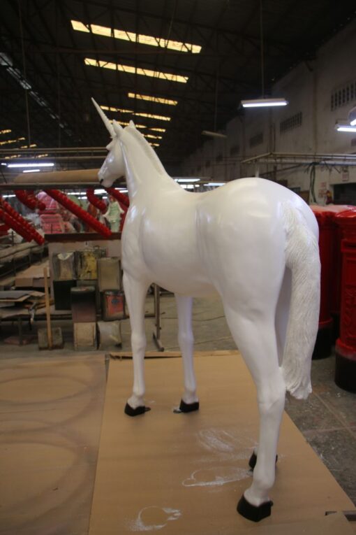 UNICORN LIFESIZE JR 180143 - Image 9