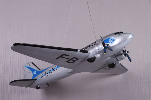 DC-3 SCALE MODEL JR 210154