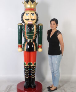 110013 green and red nutcracker king 6.5ft