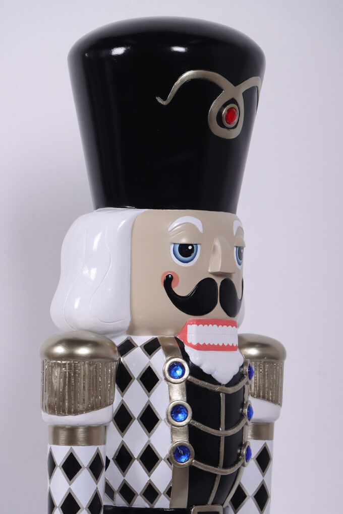 190077CheckeredBlackWhite