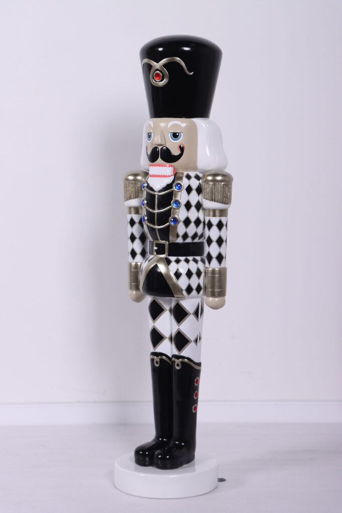 190077CheckeredBlackWhite