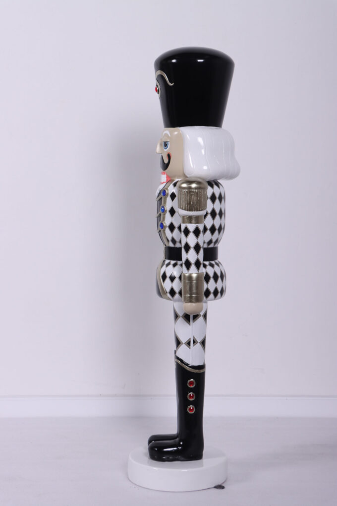 190077CheckeredBlackWhite