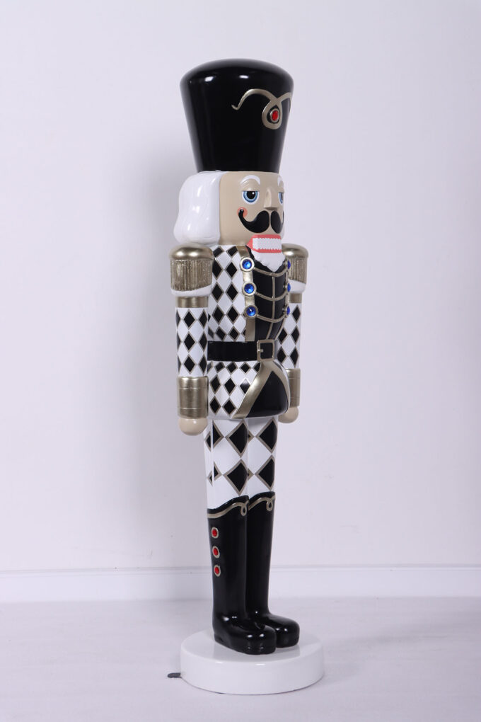 190077CheckeredBlackWhite